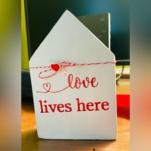 Love Lives Here Sign